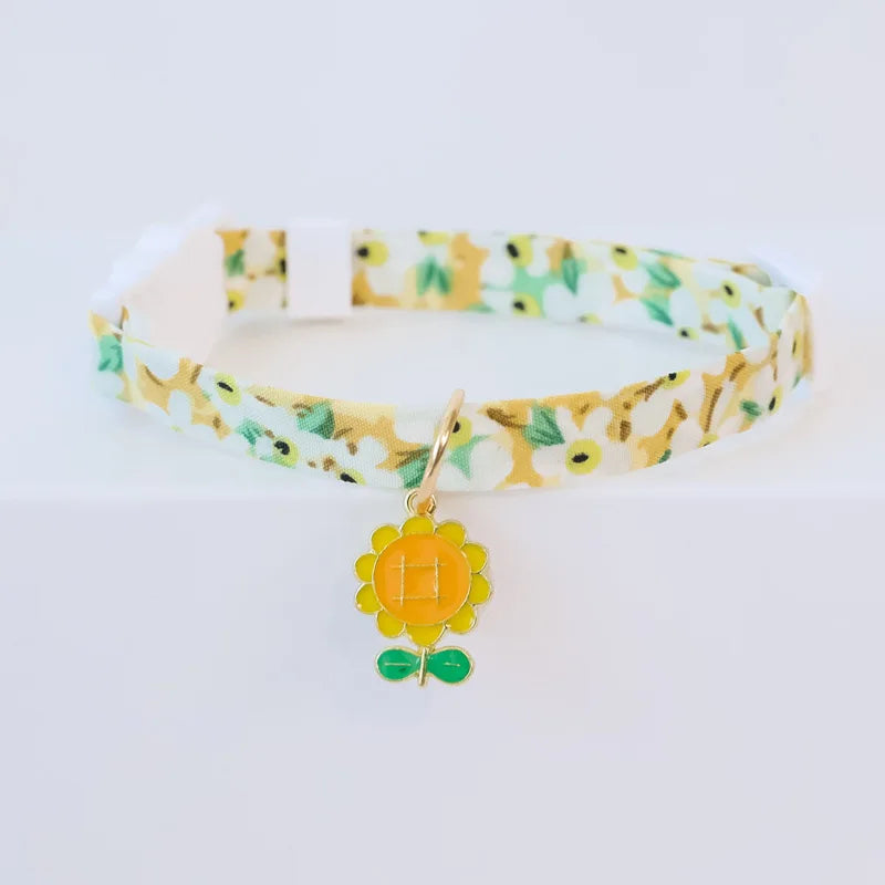 Cute Daisy Pet Collar for Summer, Cat Dog Necklace with Breakaway Safety Buckle, Breathable & No Choke Summer Daisy Flower by PawHaven
